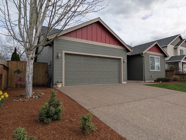 Photo - Great 3bed/2 bath home with solid surface flooring!