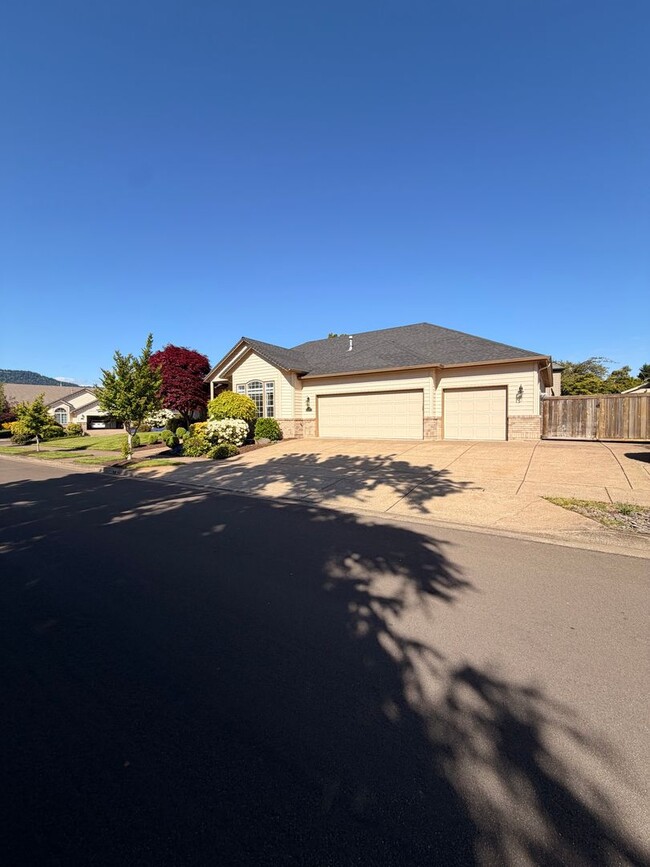 Photo - 3- Bedroom home in Hayden Bridge