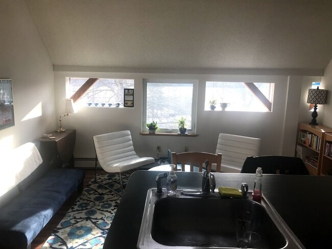 Photo - 1 Bedroom/ 1 Bath Apartment