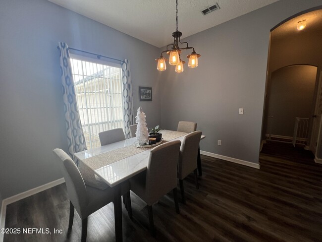 Photo - 6361 Duclay Rd