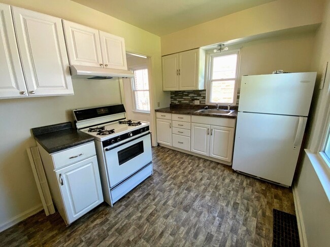 Photo - 853-855 Ballard SE Unit 853 Ballard SE