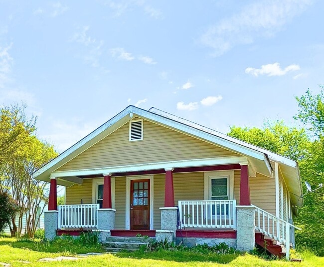 Building Photo - Single Family Home