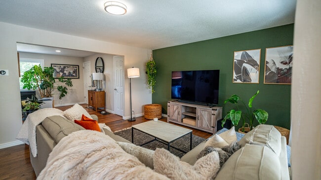 Building Photo - 480 Troy St Unit 1