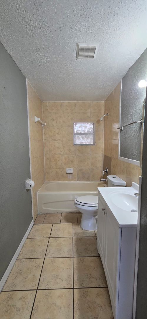 Photo - 3/2 Tampa home  close to Bush Gardens