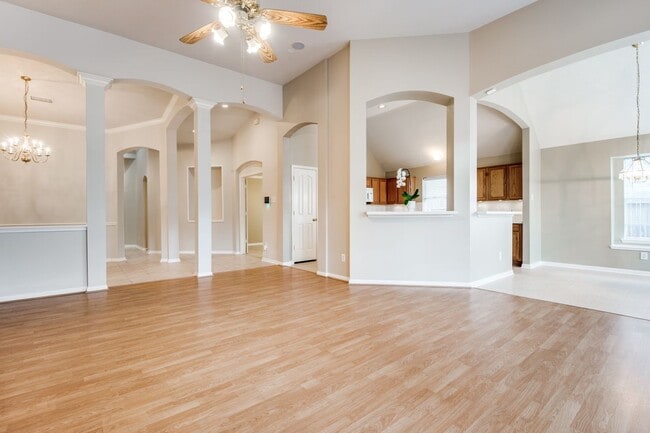Photo - 7302 Hollow Field Ln