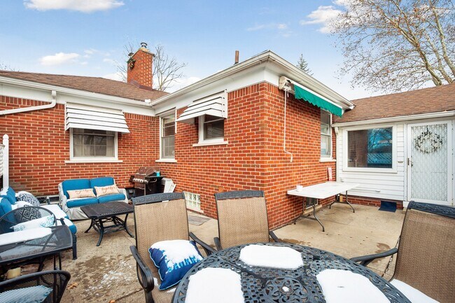 Photo - 1710 Sheffield Rd