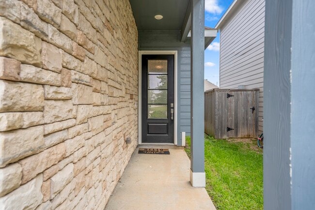 Photo - 613 Royal Arch Dr