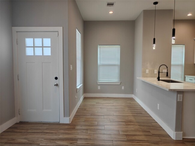 Photo - 4124 Vaughn St