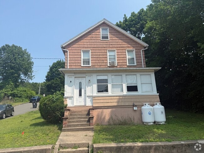 Building Photo - 384 Park St Rental