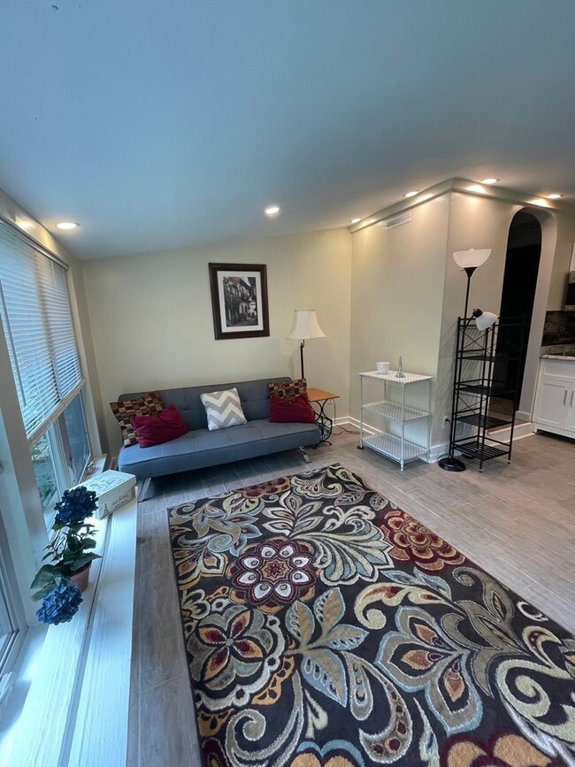 Building Photo - 2971 S River Rd Unit PARIS Rental