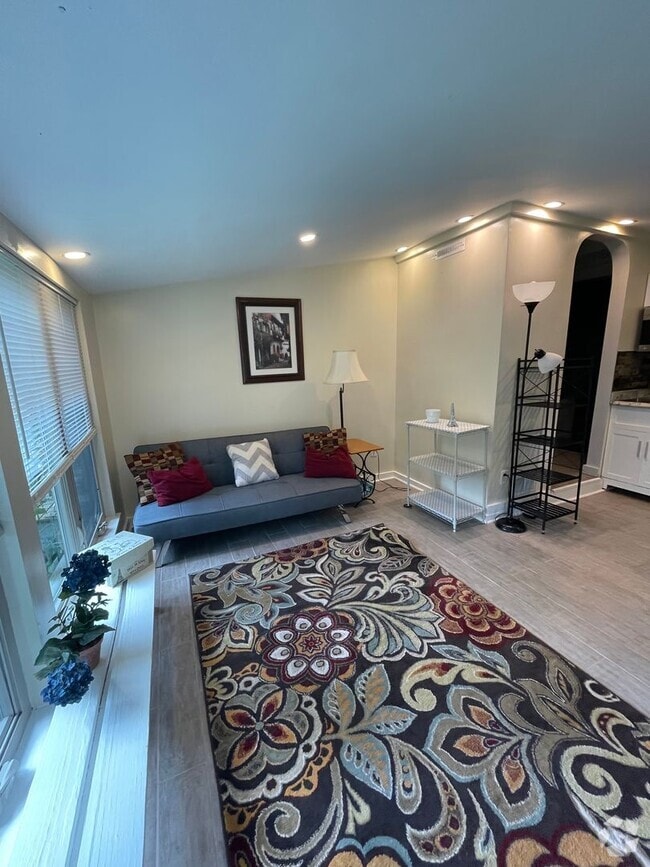Building Photo - 2971 S River Rd Unit PARIS Rental