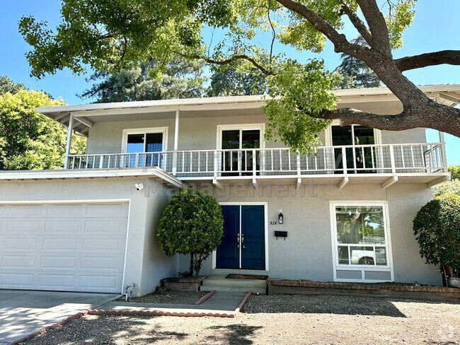 Building Photo - Beautiful and spacious 4 Bed/ 2.5 Bath/ 2,... Rental