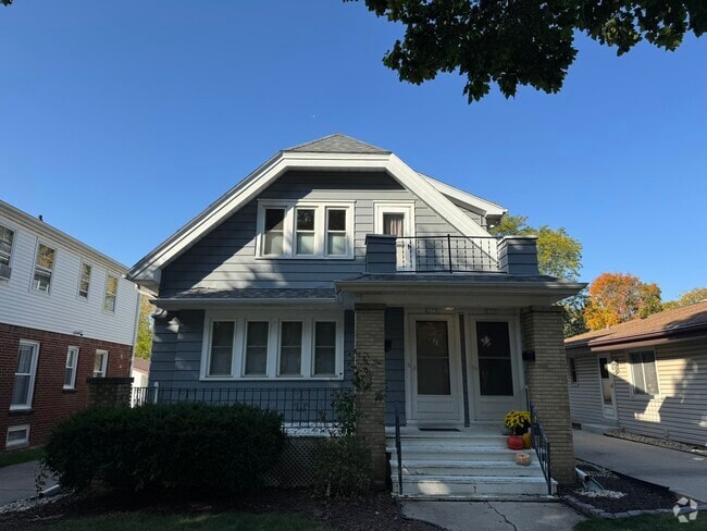 Building Photo - 2119 N 84th St Unit Lower Rental