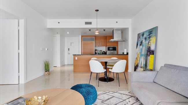 Photo - 475 Brickell Ave Unidad FL30-ID1049802P