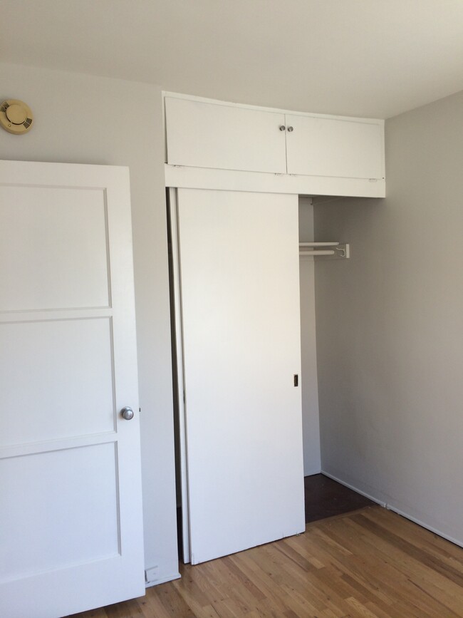 Building Photo - 11225 1122.5 Irolo Street Rental