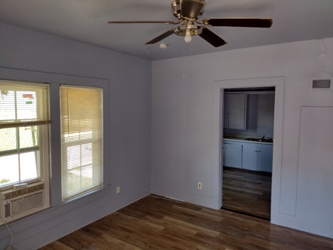 Photo - 1810 Avenue R
