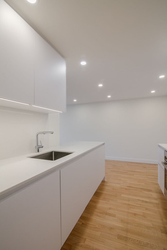 Photo - 1565 Avenue Victoria Unité 310