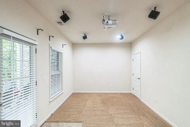 Photo - 42385 Trellis Square