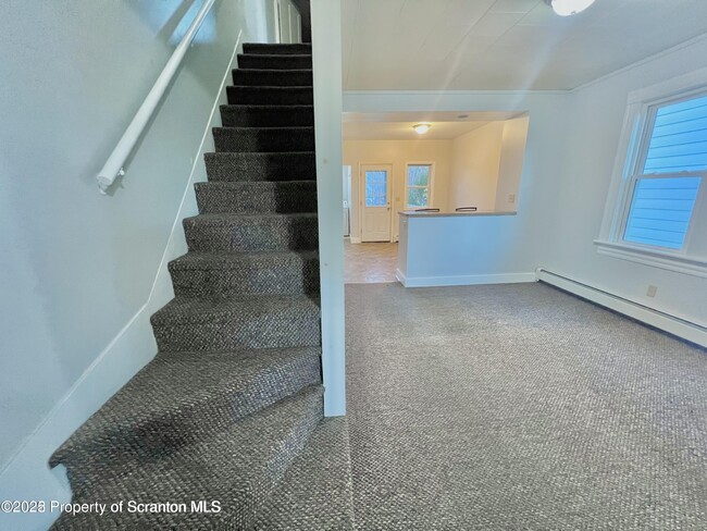Photo - 1429 N Lincoln Ave Apartment