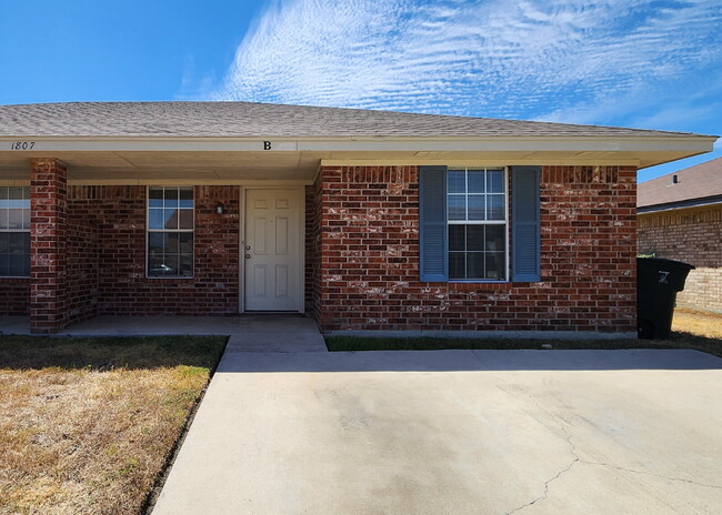Photo - 1807 Windward Dr Apartment Unit B
