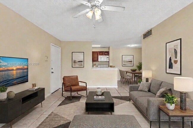 Building Photo - 10765 Cleary Blvd Unit 104