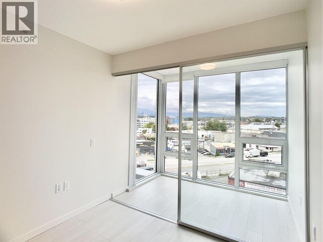 Photo - 180 E 2nd Ave Unité 714