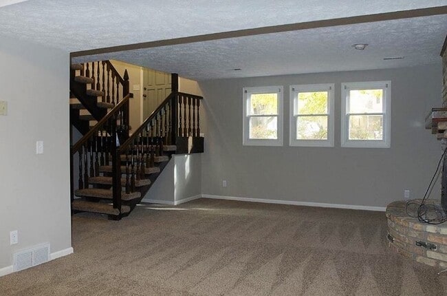 Photo - 3304 S 158th St