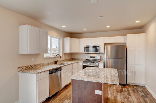 Photo - 517 Sparrow Rd