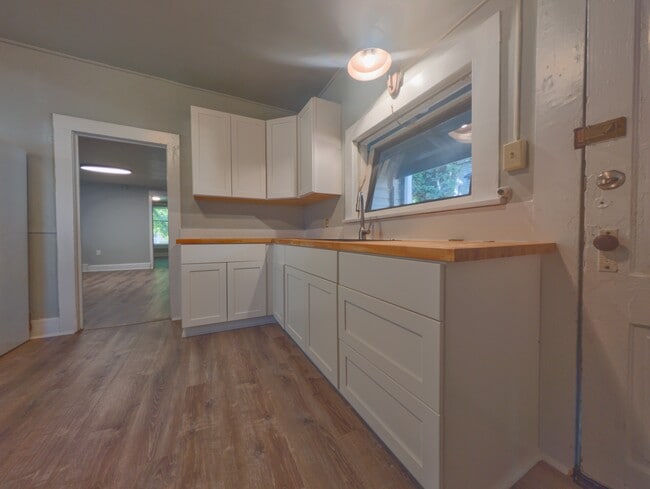 433 SW 5th St