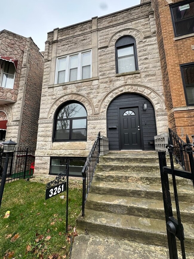 Photo - 3261 W Fulton Blvd