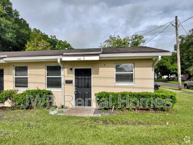 Building Photo - 1042 Almeda St Rental