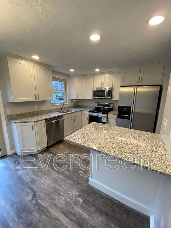 Photo - 110 Leatherbark Rd