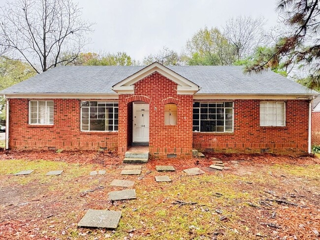 Building Photo - 2-Bedroom BEAUTIFUL BRICK DUPLEX!!!