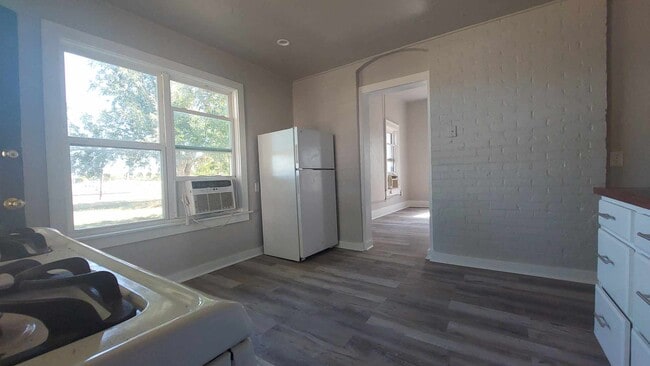 Photo - 220 Beemer Rd