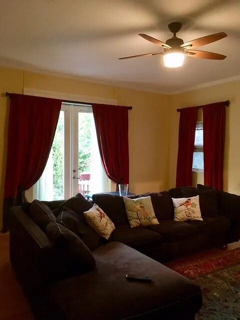 Spacious Living room - 1026 Paradrome St Unit 1