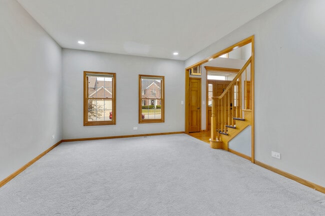 Photo - 2052 Gardner Cir E