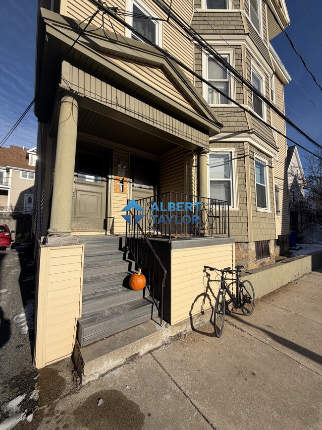 Building Photo - 45 Cherokee St Unit 3