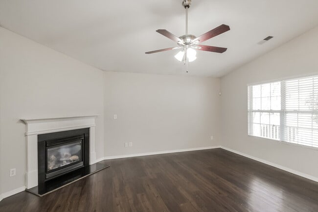 Photo - 8145 Rosberg Ln