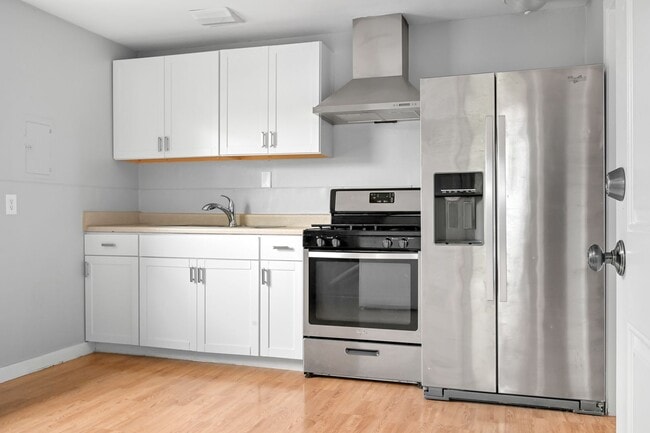 Photo - 2 Bedroom, 1 Bathroom Available Now!