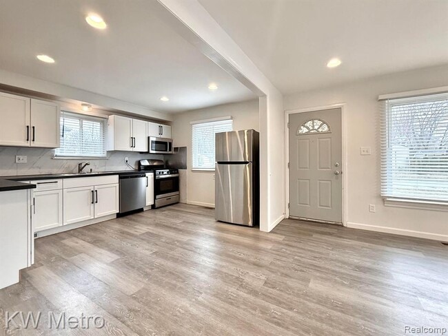 Photo - 13231 Albany St