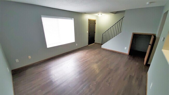 Photo - 452 N 18th Ave