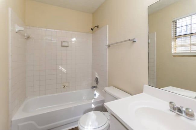 Photo - 3071 Eastland Way