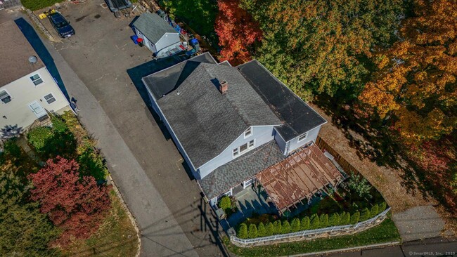 Building Photo - 11 Grandview Ave Unit 2