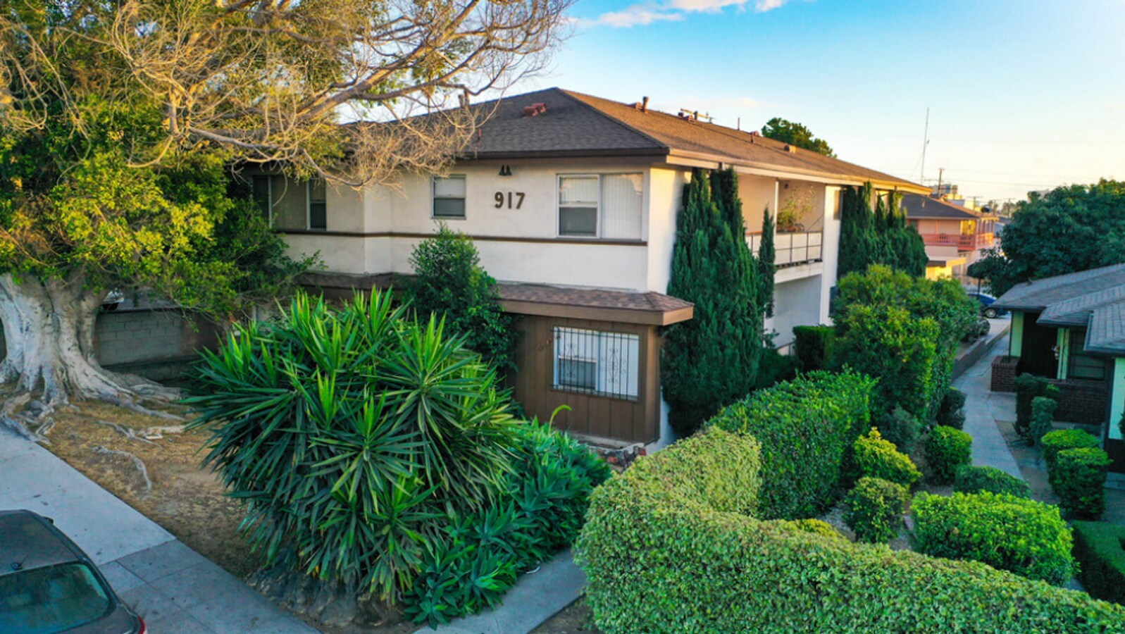 917 Centinela Ave - 917 Centinela Ave
