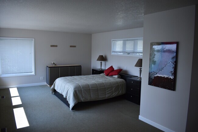 Photo - 2873 Cambridge Ln