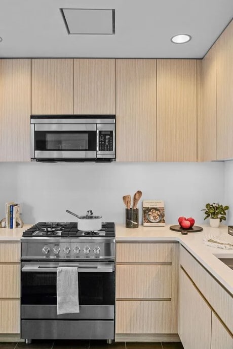 Building Photo - 207 W 66th St Unit 7K
