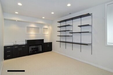 Photo - 813 N May St