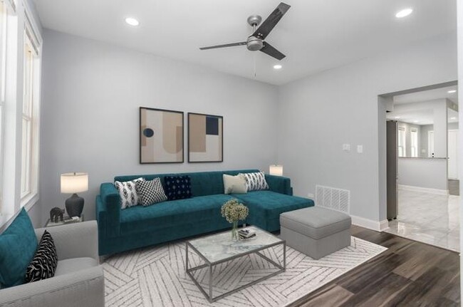 Photo - 131 E 117th St