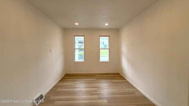 536 N Garfield Ave