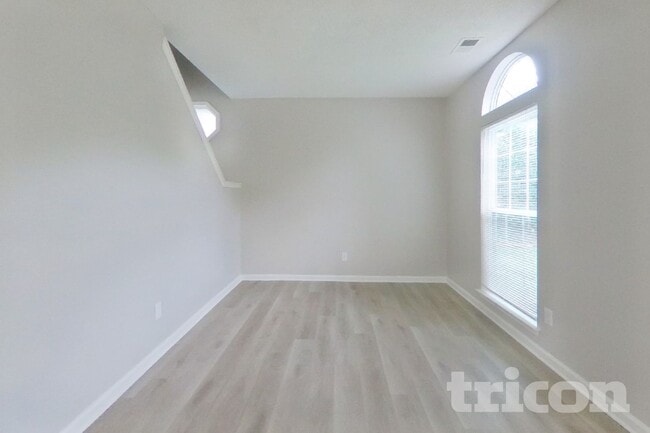 1606 Oak Knoll Ln
